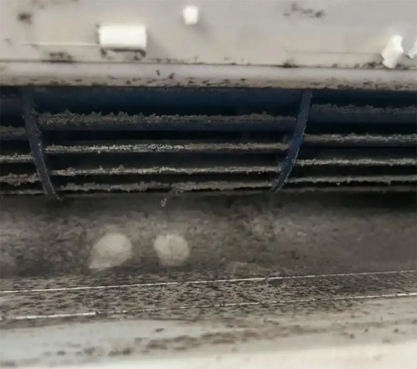 元宝山空调吹的风有股烧焦味是怎么回事